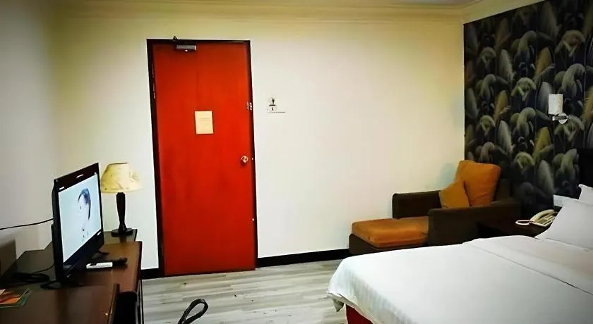 D'Borneo Hotel Kota Kinabalu 3*,