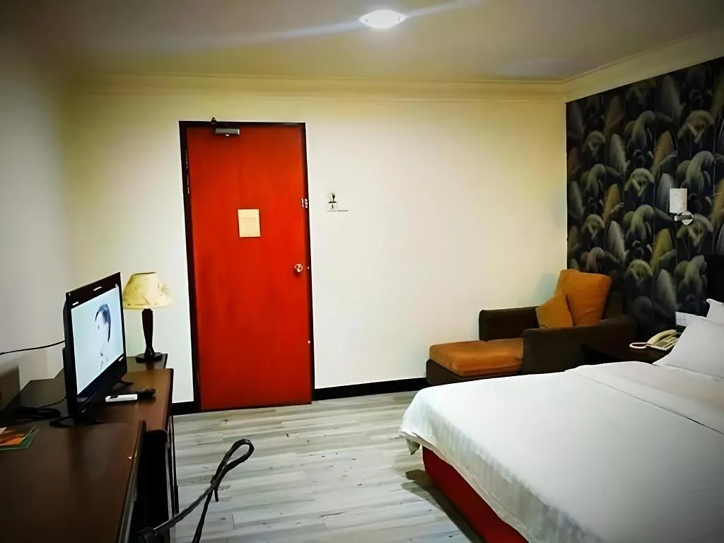 D'Borneo Hotel Kota Kinabalu 3*,